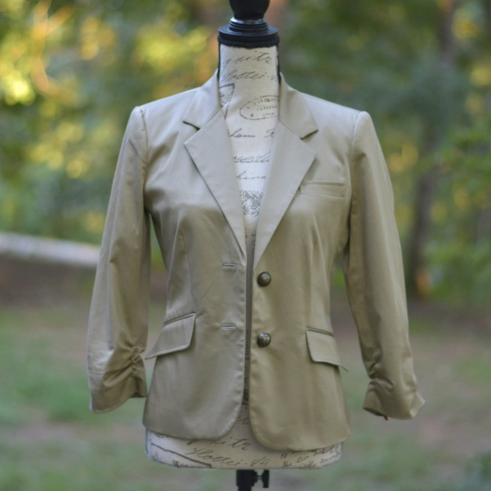 Elizabeth and James tan / khaki blazer